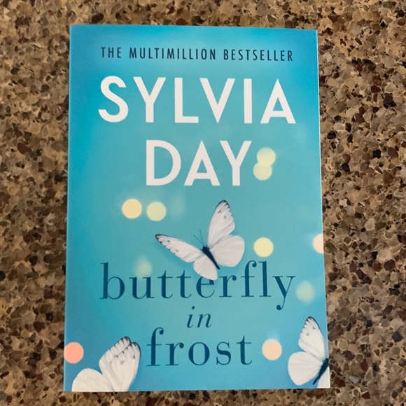 Sylvia Day THE MULTIMILLION BESTSELLER - Picture 1 of 2